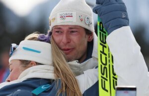 Medalhista olímpica admite ter traído a namorada e luta contra as lágrimas em entrevista pós-vitória: ‘Eu gostaria de poder compartilhar isso com ela’
