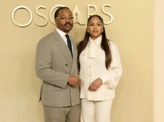 Por dentro do almoço do Oscar: o grande momento de Ryan Coogler, um abraço de Buckley-Byrne e Emma Stone e Timothée Chalamet segurando-o na mesa 3