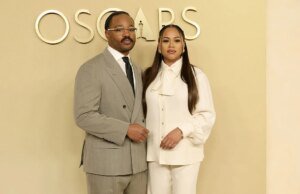 Por dentro do almoço do Oscar: o grande momento de Ryan Coogler, um abraço de Buckley-Byrne e Emma Stone e Timothée Chalamet segurando-o na mesa 3