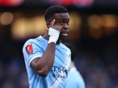 Manchester City zomba do Manchester United após vitória da FA Cup sobre o Salford City