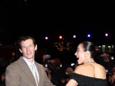 Dua Lipa surpreende o Festival de Cinema de Berlim como data do Dia dos Namorados de Callum Turner para a estreia de ‘Rosebush Pruning’