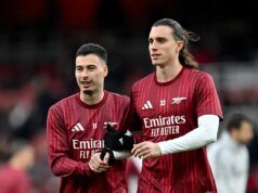 Lesão de Riccardo Calafiori faz com que o zagueiro seja retirado do Arsenal x Wigan no último minuto