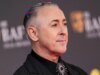 Alan Cumming convida o público do BAFTA Film Awards para se juntar a ele em “Collective Scream” em eventos mundiais