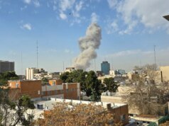 EUA e Israel lançam “grandes operações de combate” contra o Irã enquanto Trump apela aos iranianos para “assumirem o controle”