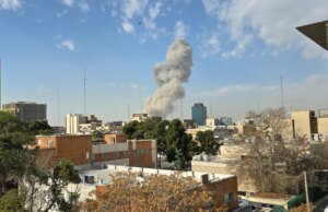 EUA e Israel lançam “grandes operações de combate” contra o Irã enquanto Trump apela aos iranianos para “assumirem o controle”