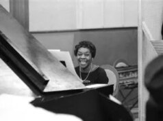 Dinah Washington Biopic em andamento com o dramaturgo britânico Winsome Pinnock para escrever o roteiro e Danny Glover a bordo como produtor executivo