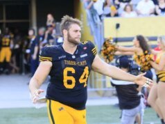 Oficial: Edmonton Elks tornou Coulter Woodmansey o atacante ofensivo mais bem pago na era do teto salarial CFL