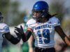 O premiado zagueiro do Montreal Carabins, Harold Miessan, assina com o Alpine Rams na Suíça