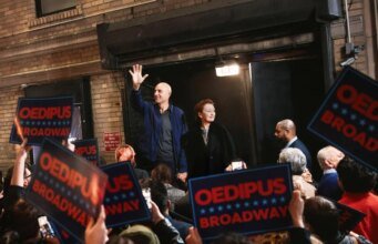 ‘Édipo’ da Broadway com Mark Strong e Lesley Manville quebra recorde de house na última semana
