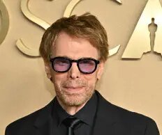 Jerry Bruckheimer dá atualizações sobre ‘Piratas do Caribe’ e ‘Top Gun’: “É uma corrida de cavalos”