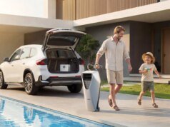 A série Swim Jet X da iGarden transforma qualquer piscina de quintal em uma pista de fitness alimentada por IA e um parque aquático familiar