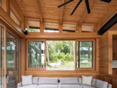 A casa de campo ‘Heated Rivalry’ está oficialmente disponível no Airbnb