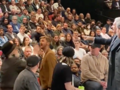 Grupo de ativistas climáticos que interrompeu show da Broadway afirma que está sob crescente vigilância do FBI na era Trump