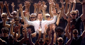 Harry Styles traz disco para o BRIT Awards com a primeira apresentação de ‘Aperture’