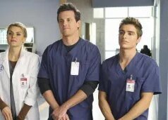 Cheatsheet do Revival ‘Scrubs’: Quem está de volta; Em quantos episódios Judy Reyes e John C. McGinley aparecem; Quantos filhos JD e Elliot, Turk e Carla têm