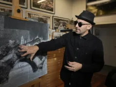 A instalação do artista francês JR transformará a ponte mais antiga de Paris em uma caverna gigante