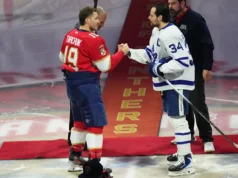 Marchand marca 2 enquanto os Panthers reiniciam sua investida nos playoffs contra Maple Leafs com vitória por 5-1