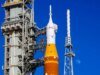Após um teste quase perfeito, o foguete Artemis 2 da NASA está voltando para a garagem