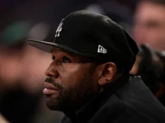 O invicto Floyd Mayweather diz que retornará ao boxe profissional 9 anos após sua aposentadoria