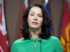 Políticos canadenses criticam Carney e liberais pela inação em empresas que trabalham com o ICE: ‘Eles são covardes’