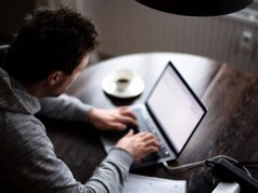 Bloqueador de anúncios falso quebra PCs em novo golpe de extensão de malware