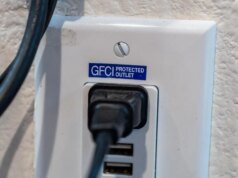 O que são pontos de venda GFCI? Mais 5 itens domésticos que você nunca deve conectar em um
