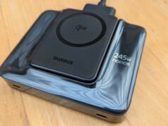 Achei esta estação de carregamento de 245 W excessiva, mas agora é um escritório essencial para mim