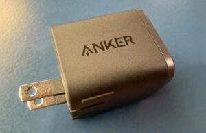 Meu novo carregador Anker favorito tem um display inteligente útil (e não custa muito)