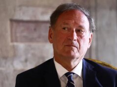 O juiz Alito deveria se aposentar? É complicado