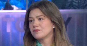 Kelly Clarkson sobre o fim do talk show: “Há muita coisa em jogo”