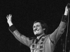 Neil Sedaka, lendário cantor e compositor por trás de ‘Breaking Up Is Hard to Do’, ‘Bad Blood’ e ‘Love Will Keep Us Together’, morre aos 86 anos