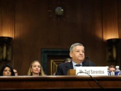 Sarandos Schleps vai à Casa Branca para contra-atacar a vantagem potencial da Paramount na oferta do WBD