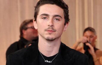 Timothée Chalamet diz que ‘gastou seis dígitos do meu bolso’ em apresentações musicais e acrobacias em turnês de imprensa do ‘SNL’ não são um ‘truque’: ‘Não quero estar no meio da multidão pretensiosa’