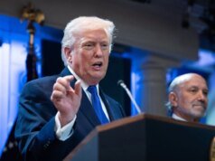 Trump diz que imporá nova tarifa global de 10% após derrota do SCOTUS