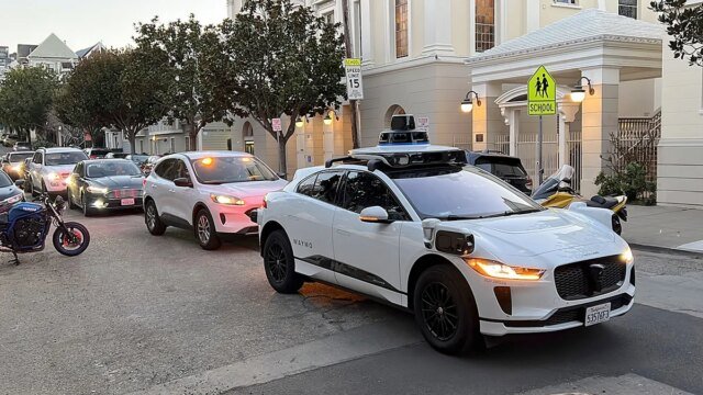 waymo-taxi.jpg