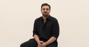 Jake Johnson provoca reunião de ‘New Girl’: “Estamos todos incluídos, além de Lamorne” – SXSW Studio