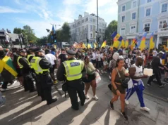 Row enquanto Sadiq Khan dá ao Carnaval de Notting Hill £ 4,6 milhões extras ‘que poderiam ter mantido as delegacias de polícia abertas’
