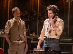 Crítica da Broadway de ‘Dog Day Afternoon’: Jon Bernthal assume o papel de Al Pacino em uma peça astuta de encenação que não pode rivalizar com o poder assombroso do filme