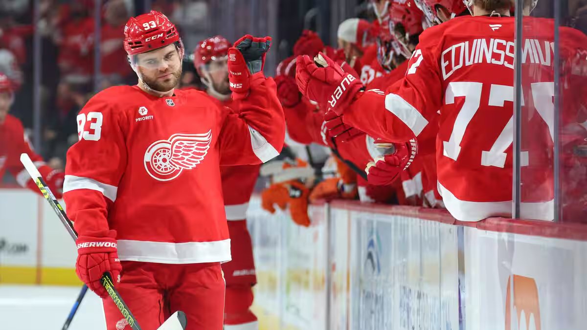 Alex DeBrincat faz as escolhas principais