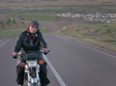 Os cineastas de ‘Cutting Through Rocks’ falam sobre a proibição de viagens aos EUA e a “grande responsabilidade” dos iranianos “em espera”