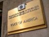 Juiz ordena que funcionários da Voice Of America retornem ao trabalho, revertendo esforço da administração Trump para desmantelar emissora administrada pelo governo