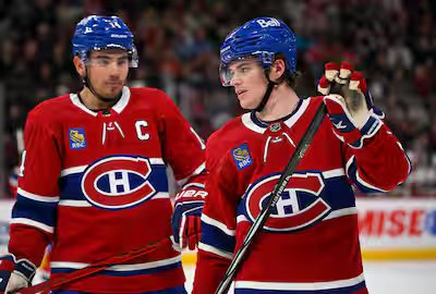 Suzuki e Caufield: a melhor dupla de atacantes desde a temporada 1995-1996 com o Canadá