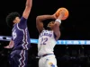 Peterson marca 24 pontos para liderar o número 14 do Kansas, ultrapassando o TCU 78-73 nas 12 grandes quartas de final