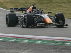 A Mercedes continua dominando o início da temporada com Kimi Antonelli superando George Russell para a pole no Japão