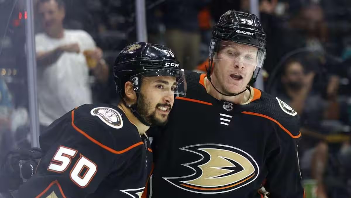 Les Maple Leafs rappelou Benoît-Olivier Groulx antes de enfrentar o CH