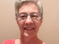 Avó, 74 anos, atacada até a morte por três cães, diz a polícia