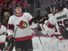 Carter Yakemchuk marca na estreia na NHL enquanto os Senators vencem os Red Wings, 3-2