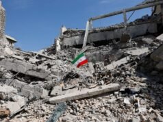 Linha dura do Irã aumenta apelos por bomba nuclear, dizem fontes