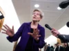 Elizabeth Warren critica o esforço de Trump para adiar o reembolso de tarifas como um “roubo em plena luz do dia”