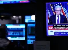 Mercado de ações hoje: Dow Jones salta 600 pontos, S&P 500, Nasdaq sobe enquanto Trump sinaliza negociações com o Irã; petróleo cai